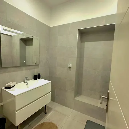 Heart Of Beautiful 3 Bedrooms דירה *